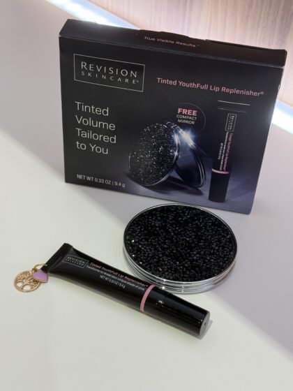 リビジョンのユースフルリップ新色登場｜潤いと血色感でふっくら唇に